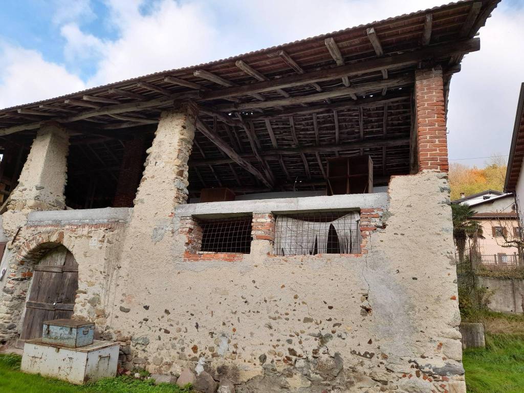 Rustico / casale a Borgosesia in Via per Plello, 33 - Foto 4