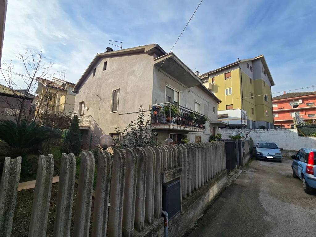 Villa a Spoltore in Via Ginevra, 5 - Foto 3