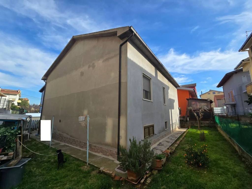 Villa a Spoltore in Via Ginevra, 5 - Foto 4