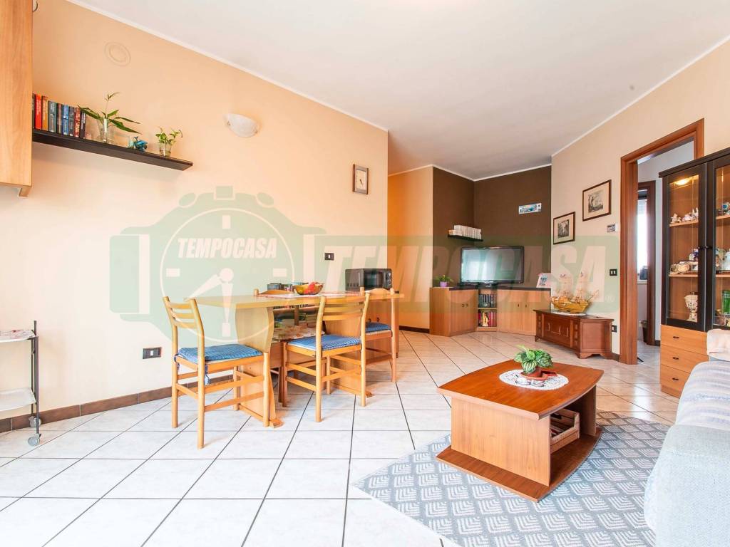 Appartamento a Gorla minore in Via Roma - Foto 2