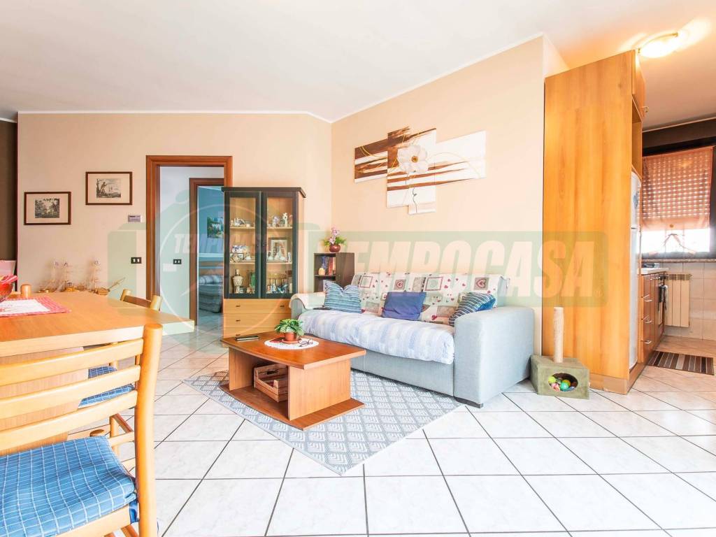 Appartamento a Gorla minore in Via Roma - Foto 5
