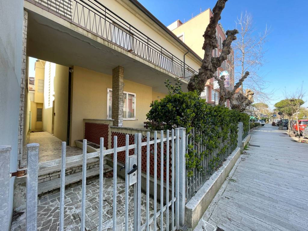 Villa a Riccione in Viale Antonio Gramsci - Foto 3
