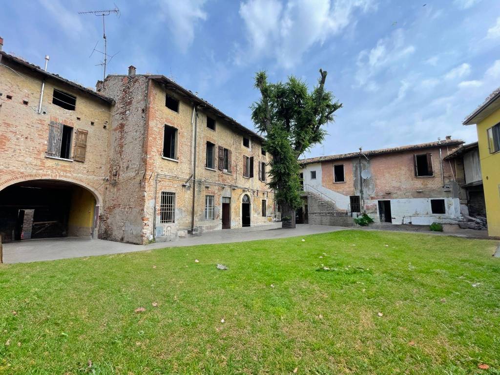 Palazzo / stabile a Castiglione delle stiviere in Via Sinigallia - Foto 4