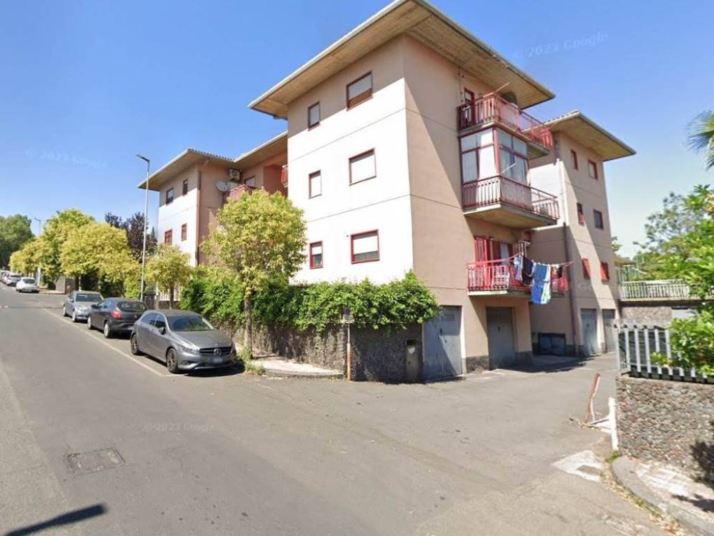 Box / garage a Mascalucia in via Degli Alpini , 2 - Foto 1