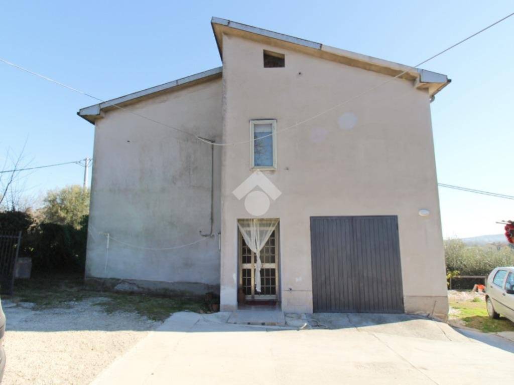 Rustico / casale a Roseto degli abruzzi in Unnamed Road, 128 - Foto 2