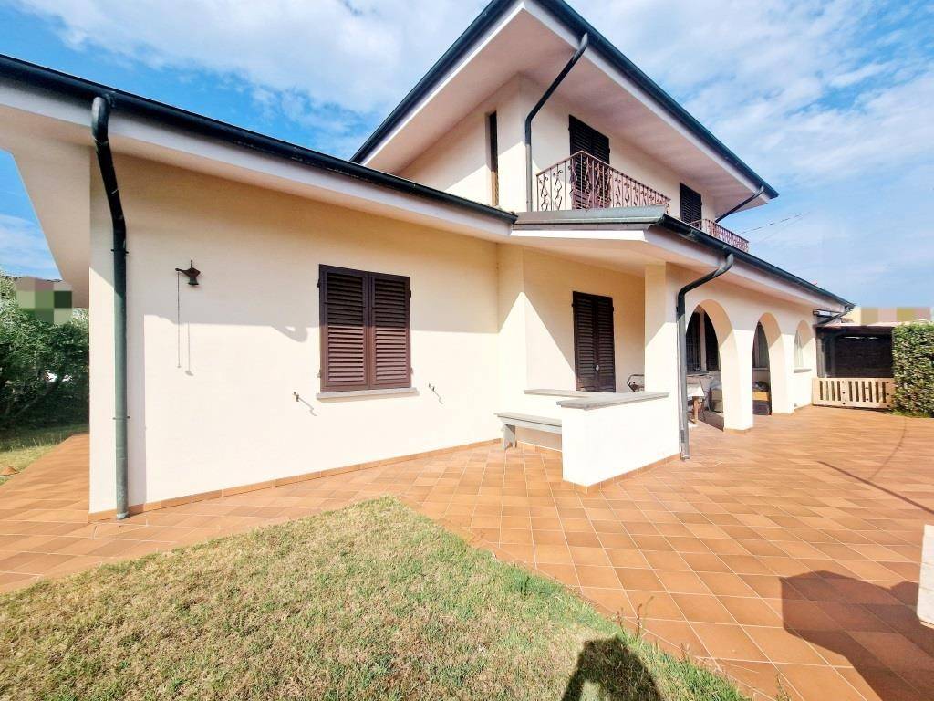 Villa a Montecarlo in Via Romana, 57 - Foto 3