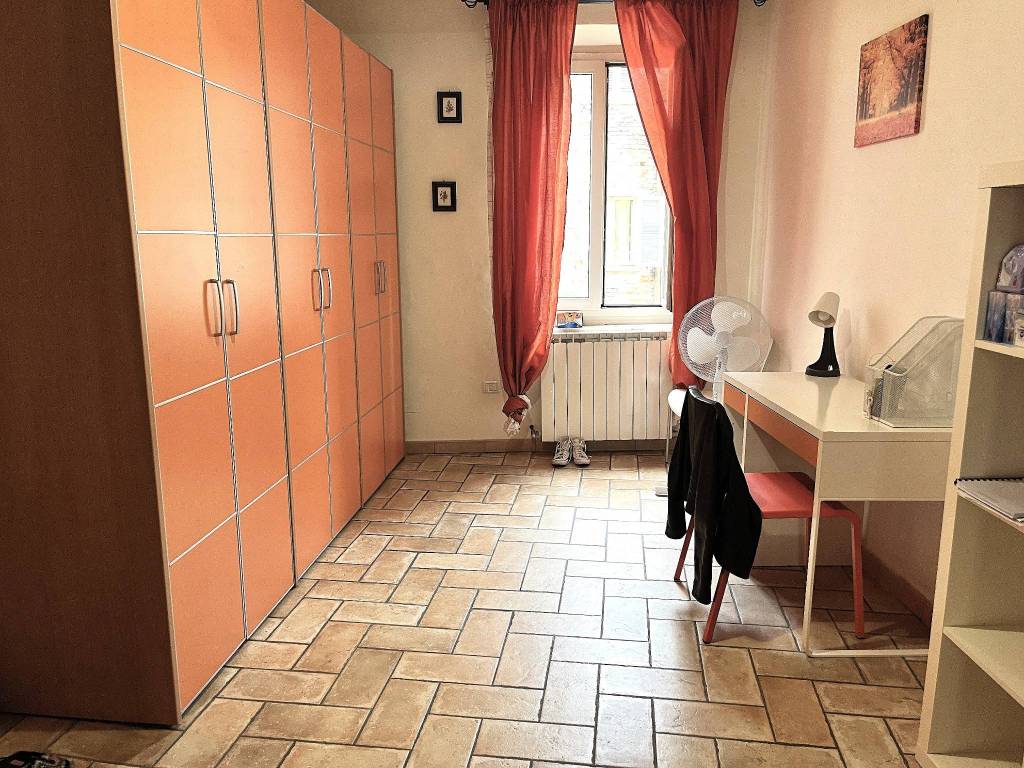 Appartamento a Urbino in Via Cesare Battisti - Foto 2