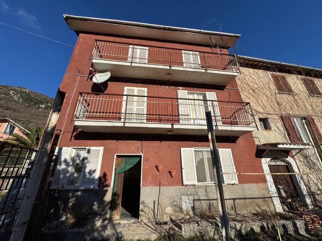 Casa indipendente a Castel sant'angelo in Via Tito Flavio Vespasiano, 4 - Foto 4