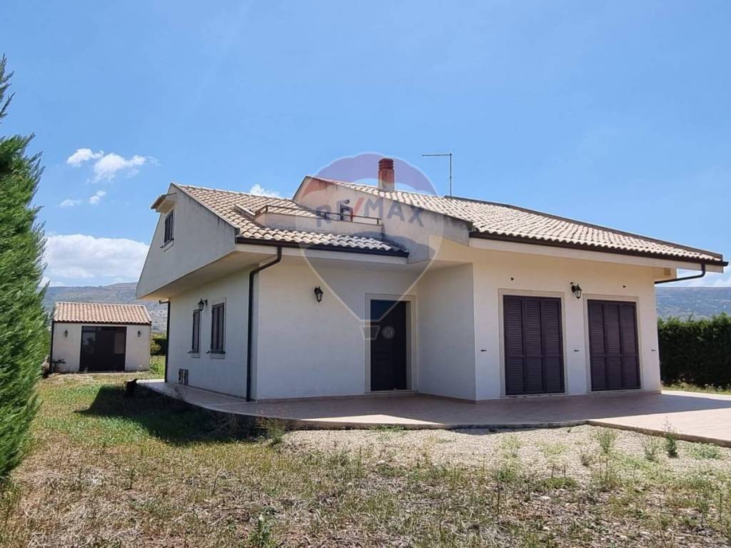 Villa a Comiso in Via Giuseppe Saragat - Foto 2