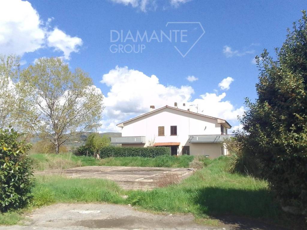 Terreno a Castiglione del lago in Badiaccia - Foto 3