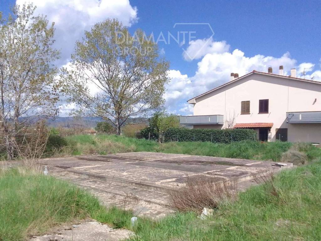 Terreno a Castiglione del lago in Badiaccia - Foto 4