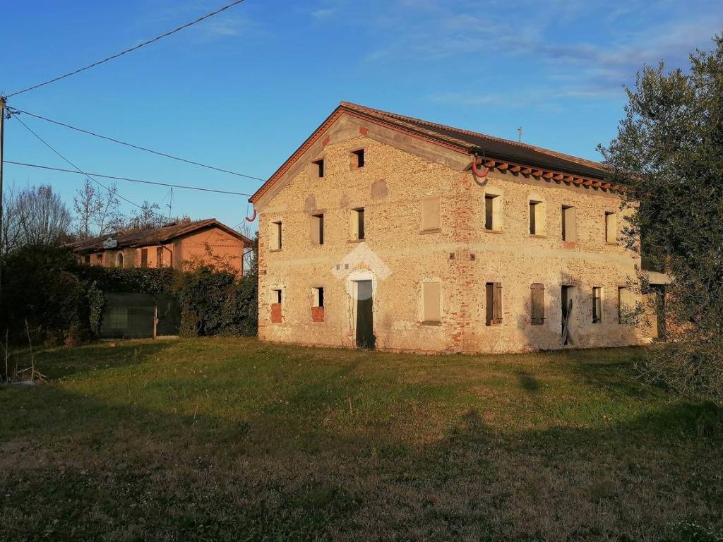Casa indipendente a Montebelluna in Via SAN GAETANO, 15 - Foto 4