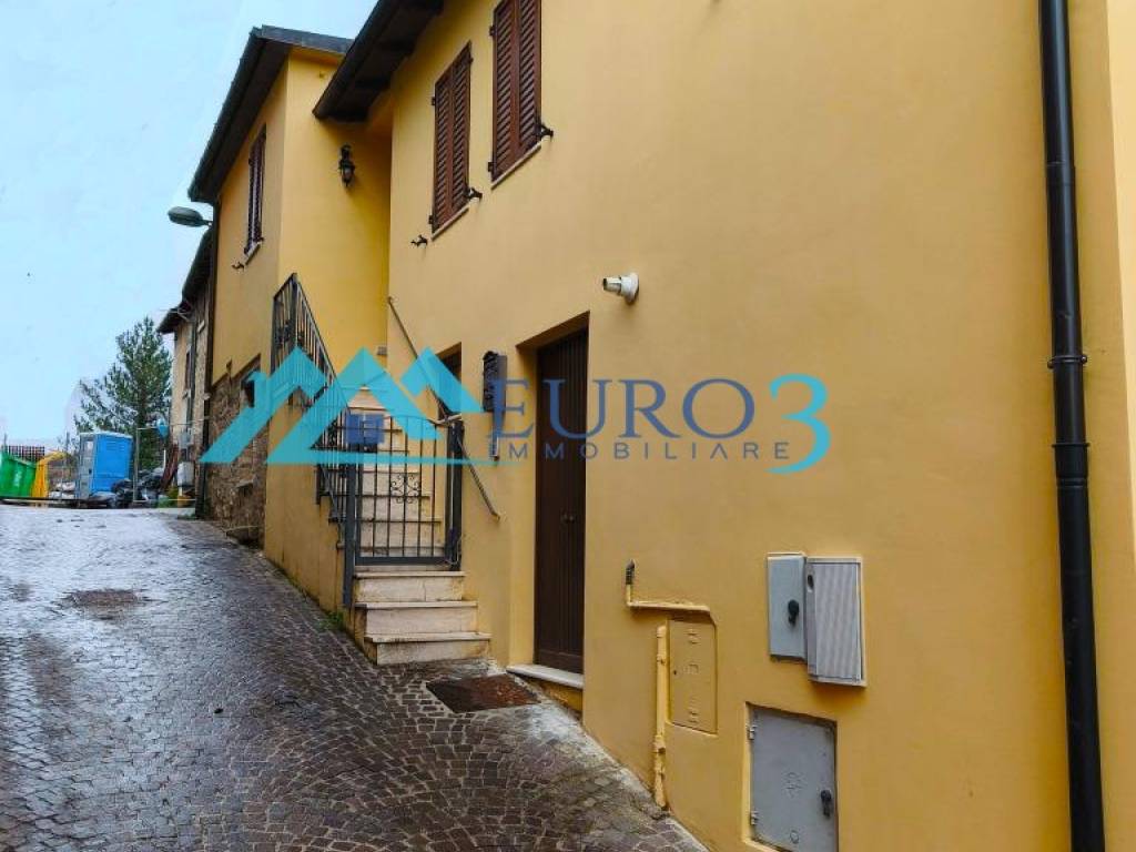 Casa indipendente a Roccafluvione in Via Antonio Gramsci - Foto 4