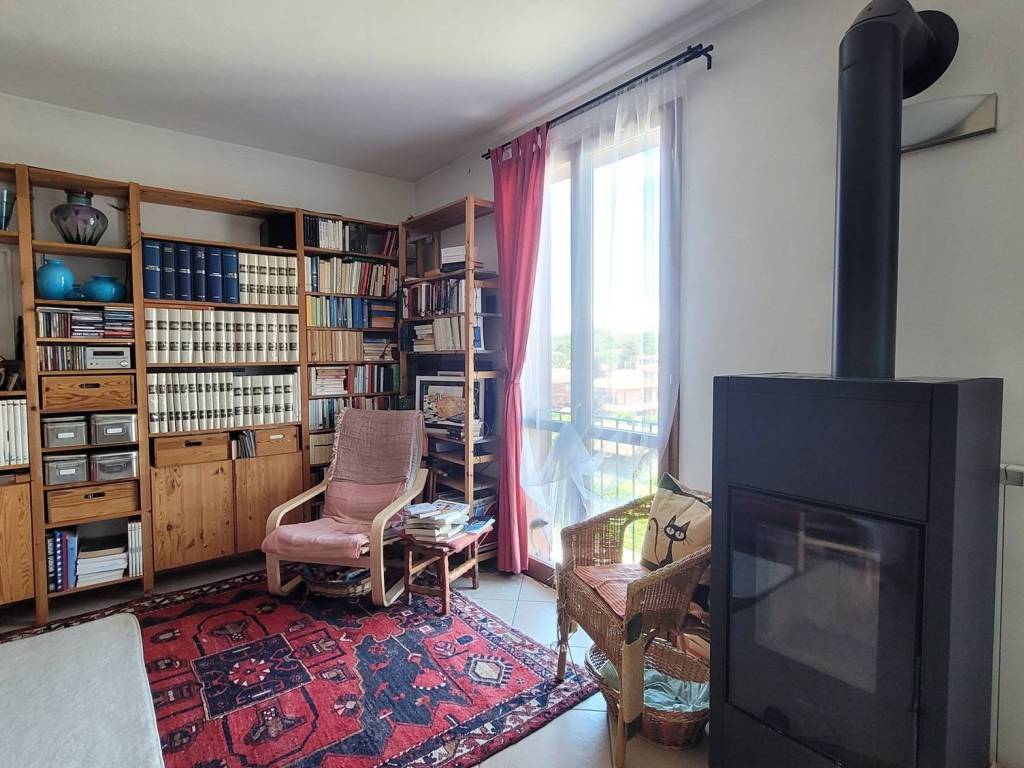 Appartamento a Varallo pombia in Via Circonvallazione - Foto 2