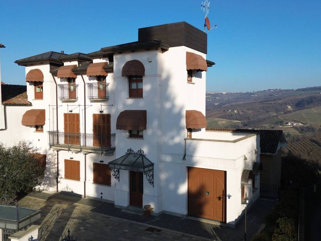 Villa a Serralunga d'alba in Piazza Maria Cappellano, 1 - Foto 4