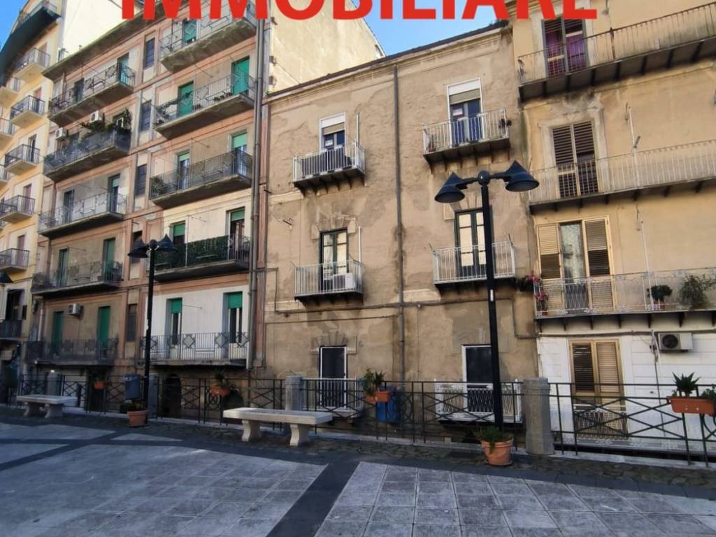 Appartamento a Caltanissetta in Via Paolo Emiliani Giudici, 24 - Foto 2