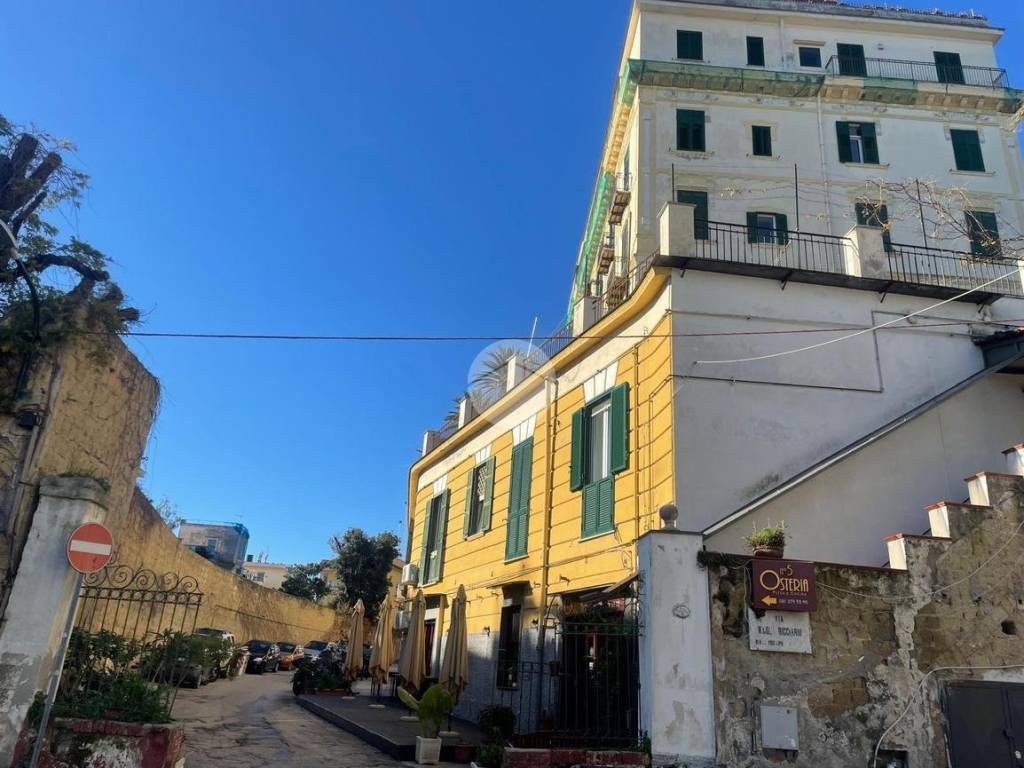 Appartamento a Napoli in Via Nicola Ricciardi, 5 - Foto 2