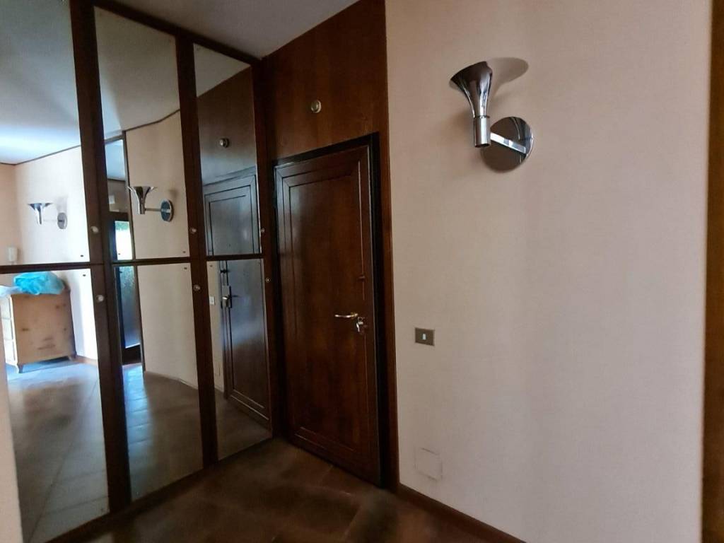 Appartamento a Sondrio in Piazzetta Giovanni Gualzetti Battisti - Foto 4