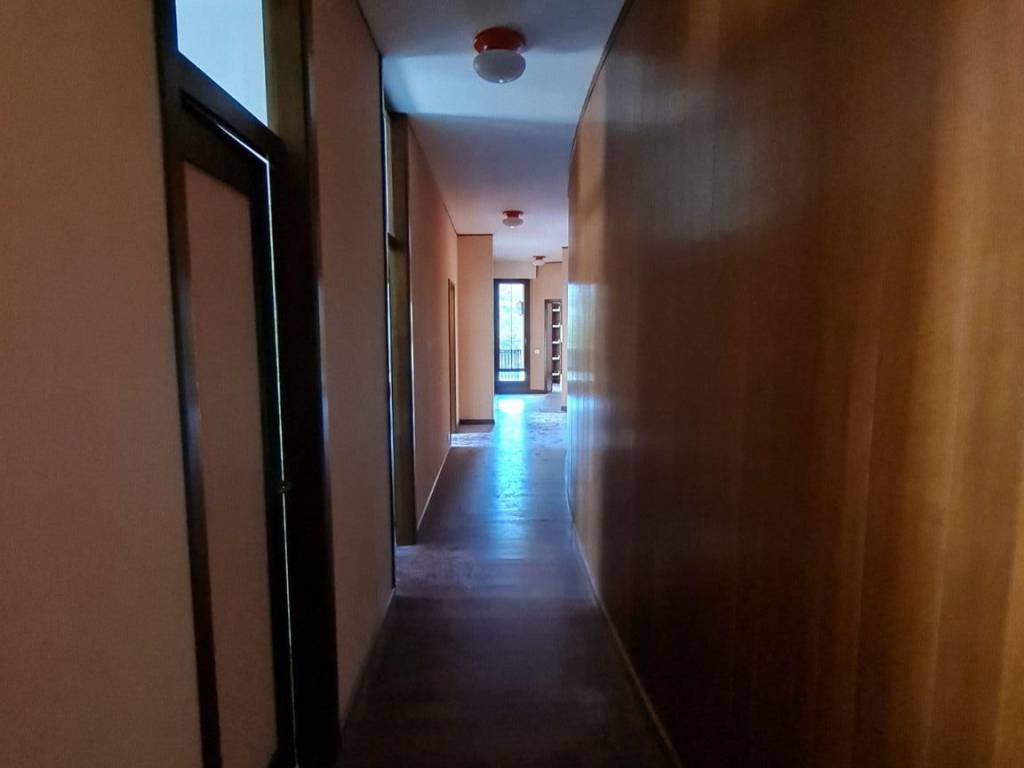 Appartamento a Sondrio in Piazzetta Giovanni Gualzetti Battisti - Foto 5