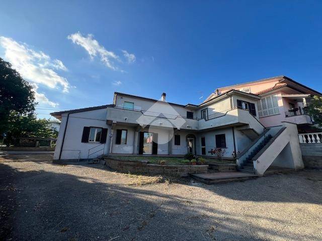 Villa a Montefiascone in Via Fiordini, 1 - Foto 2