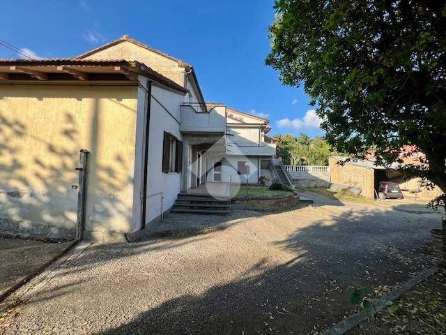 Villa a Montefiascone in Via Fiordini, 1 - Foto 3