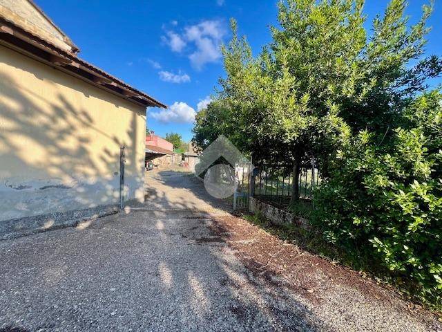 Villa a Montefiascone in Via Fiordini, 1 - Foto 4