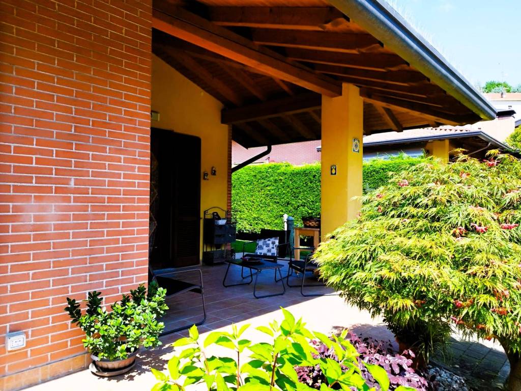 Villa a Imbersago in Via Parrocchiale - Foto 2