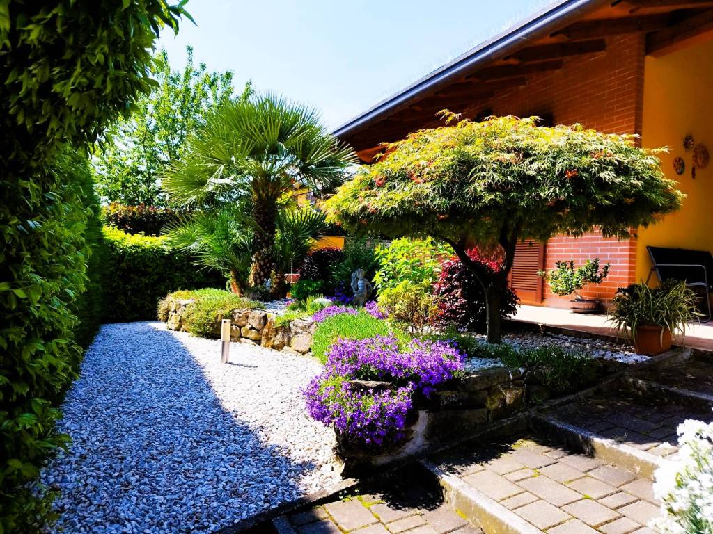 Villa a Imbersago in Via Parrocchiale - Foto 3