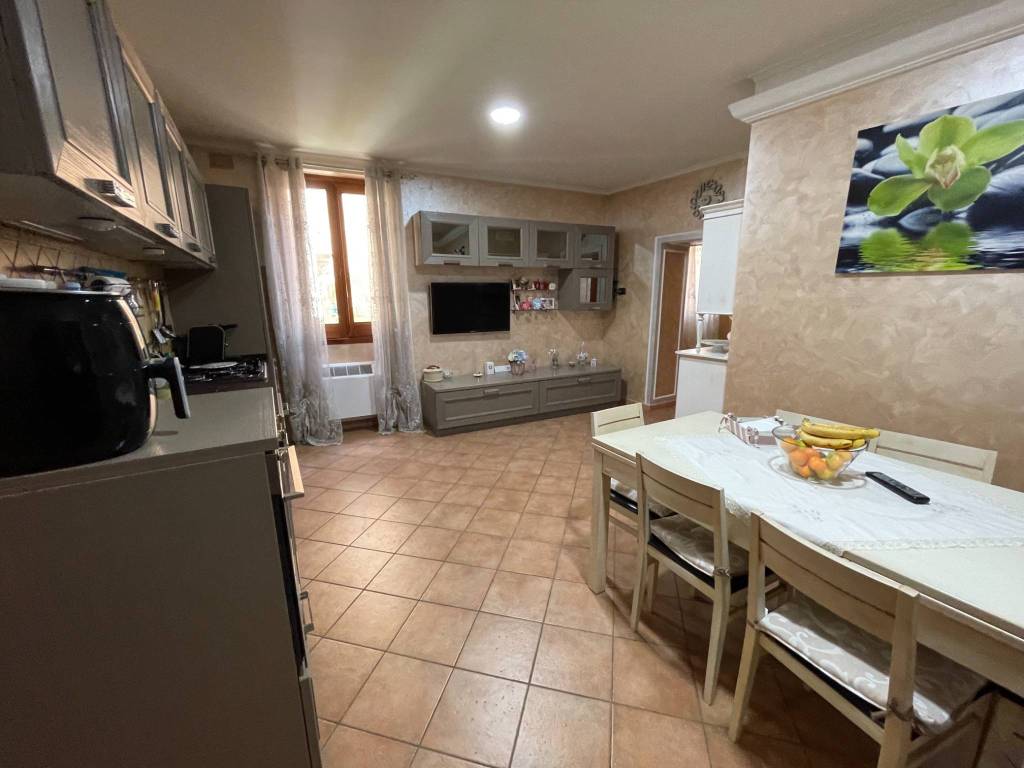 Appartamento a Fondi in Via Alessandro Manzoni - Foto 3