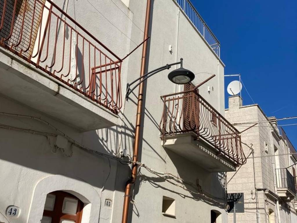 Casa indipendente a Ceglie messapica in Via Roberto Sarfatti - Foto 3