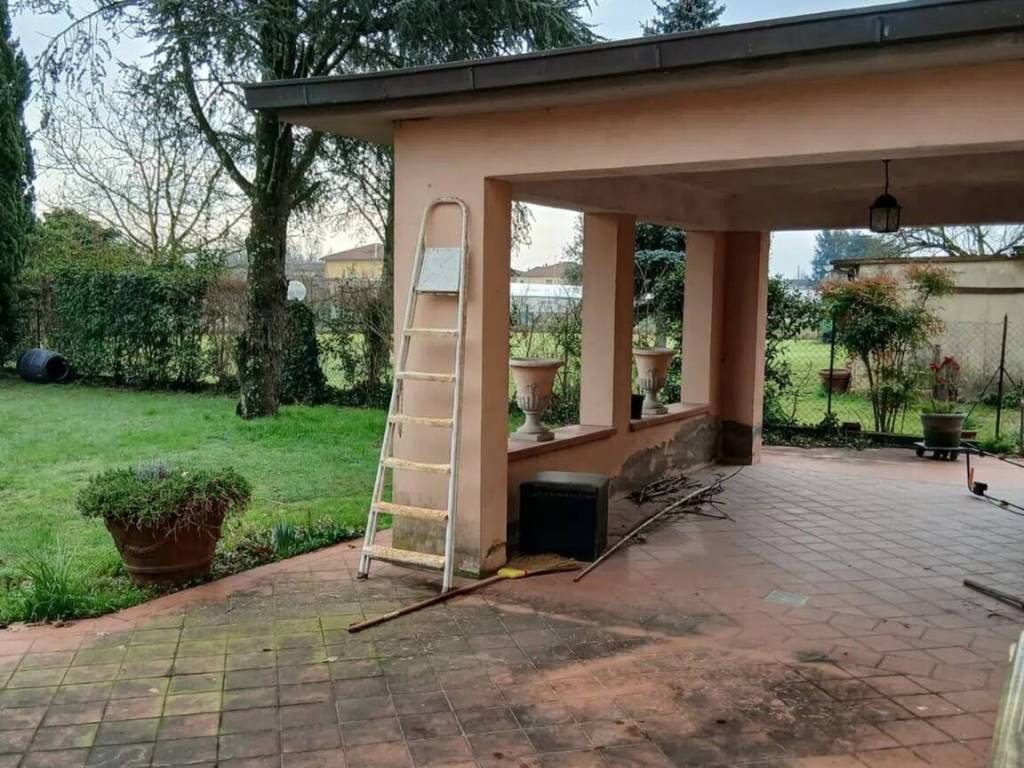 Villa a Massa e cozzile in Via Vetriano S.N.C. - Foto 5