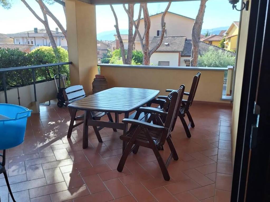 Villa a Monsummano terme in Via Rodolfo Morandi S.N.C. - Foto 2