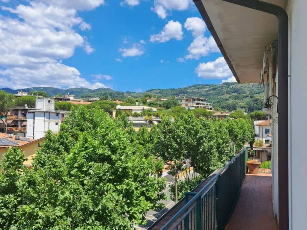 Appartamento a Montecatini-terme in Quartiere Parco Delle Terme - Sant'Antonio - Foto 3