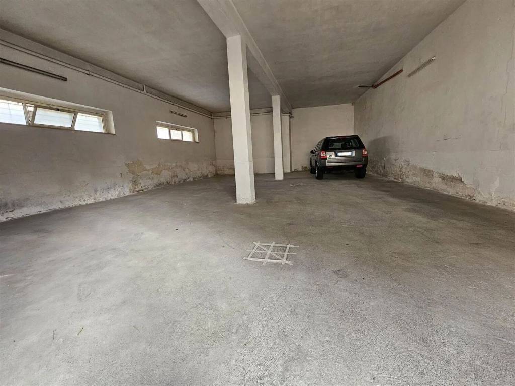 Box / garage a Mesagne in Via Santa Rosa, 14 - Foto 2