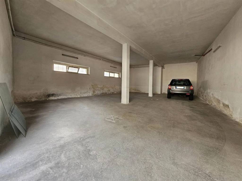 Box / garage a Mesagne in Via Santa Rosa, 14 - Foto 3