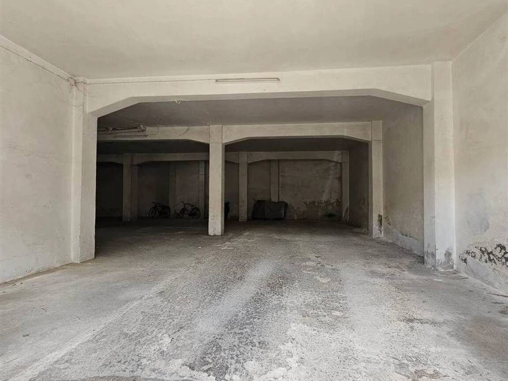 Box / garage a Mesagne in Via Umbria, 56 -112 - Foto 4