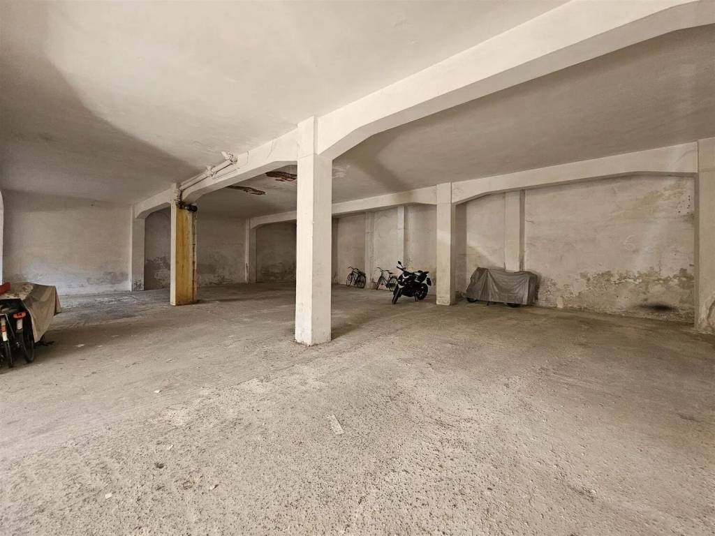 Box / garage a Mesagne in Via Umbria, 56 -112 - Foto 5