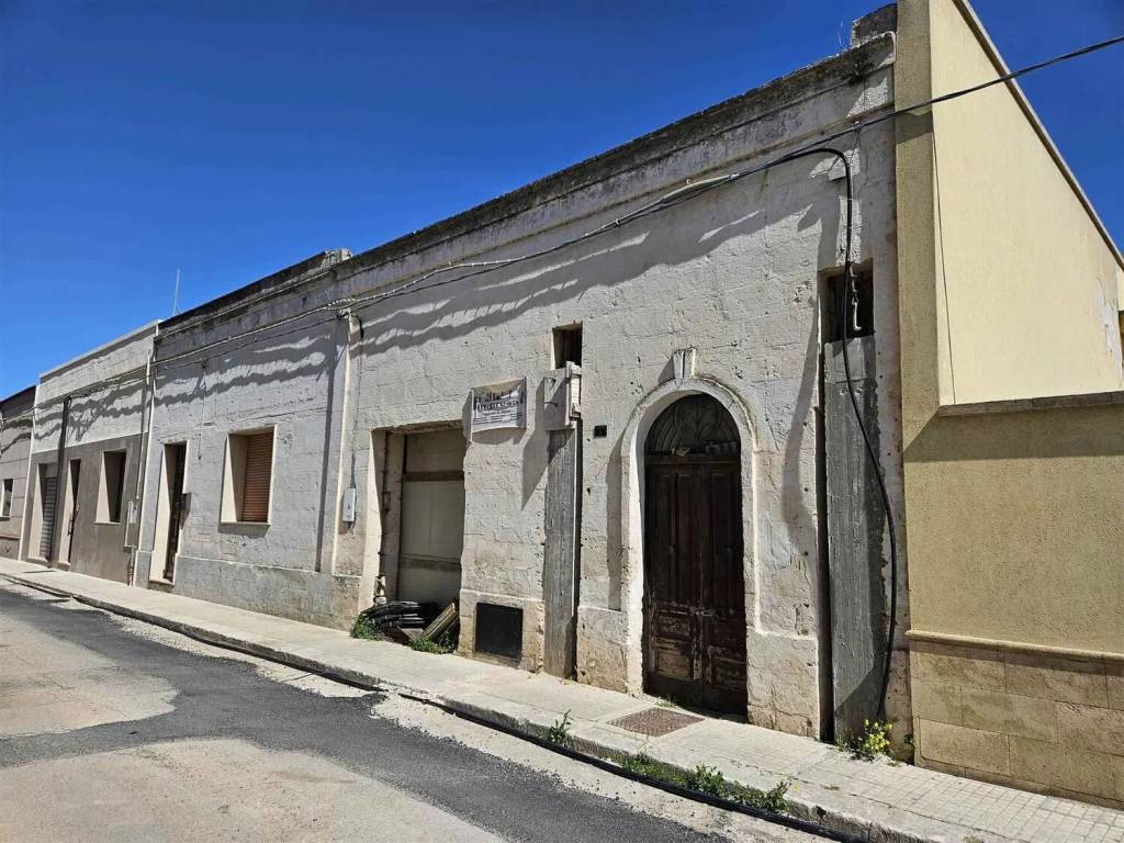 Villa a Mesagne in Via Donatello, 4 - Foto 2