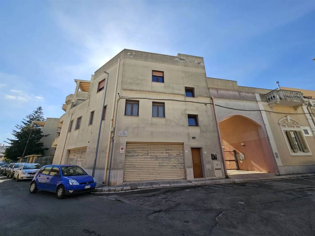 Appartamento a Mesagne in Via Dei Falces, 116 - Foto 2