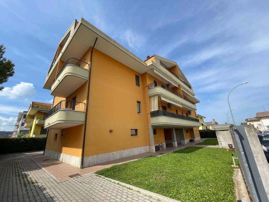 Appartamento a Manoppello in Via Silvio Pellico, 1 - Foto 2