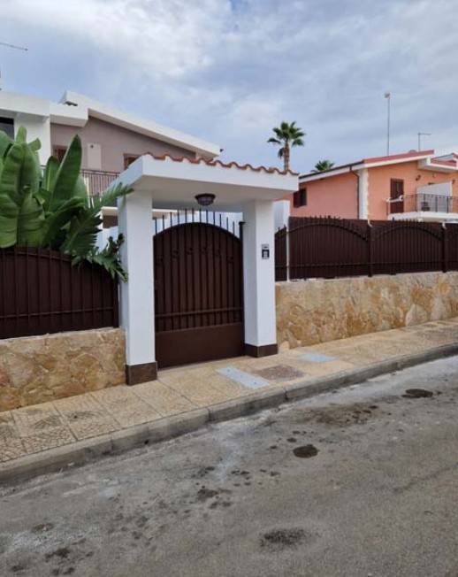 Villa a Trani in Via Capirro I, 6 - Foto 2