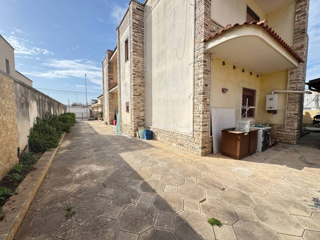 Villa a Lecce in Via Emma Indraccolo, 5 - Foto 3