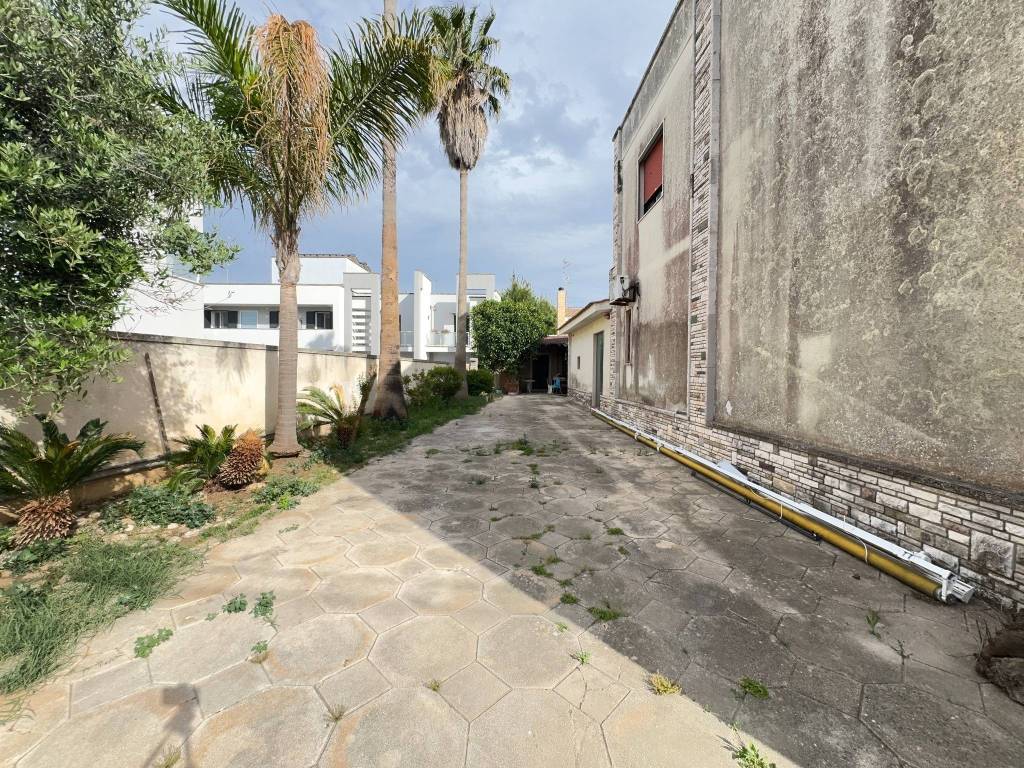 Villa a Lecce in Via Emma Indraccolo, 5 - Foto 4