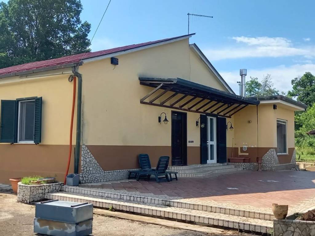 Villa a Patrica in Via Cardigna - Foto 2