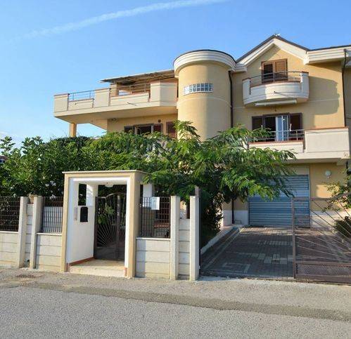 Casa indipendente a Montescaglioso in Via Cosimo Venezia - Foto 5