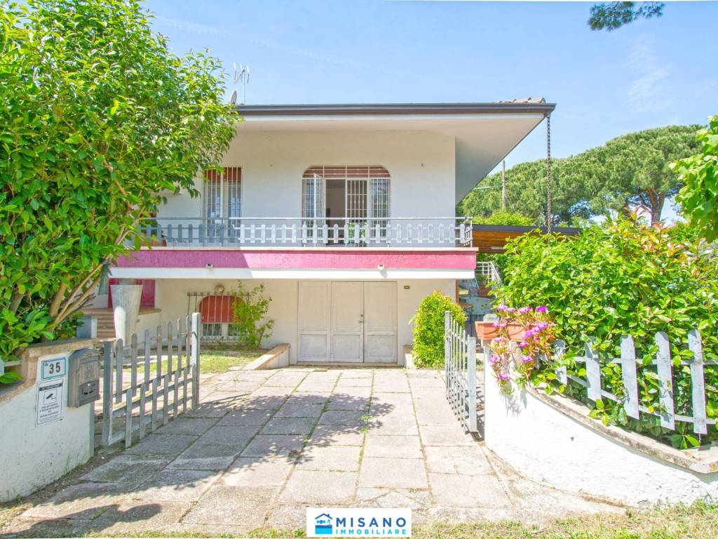 Villa a Misano adriatico in Via Arturo Toscanini, 35 - Foto 2