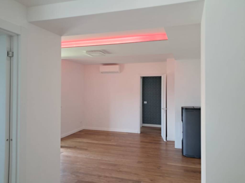 Appartamento a Como in Via Domenico Vandelli - Foto 3