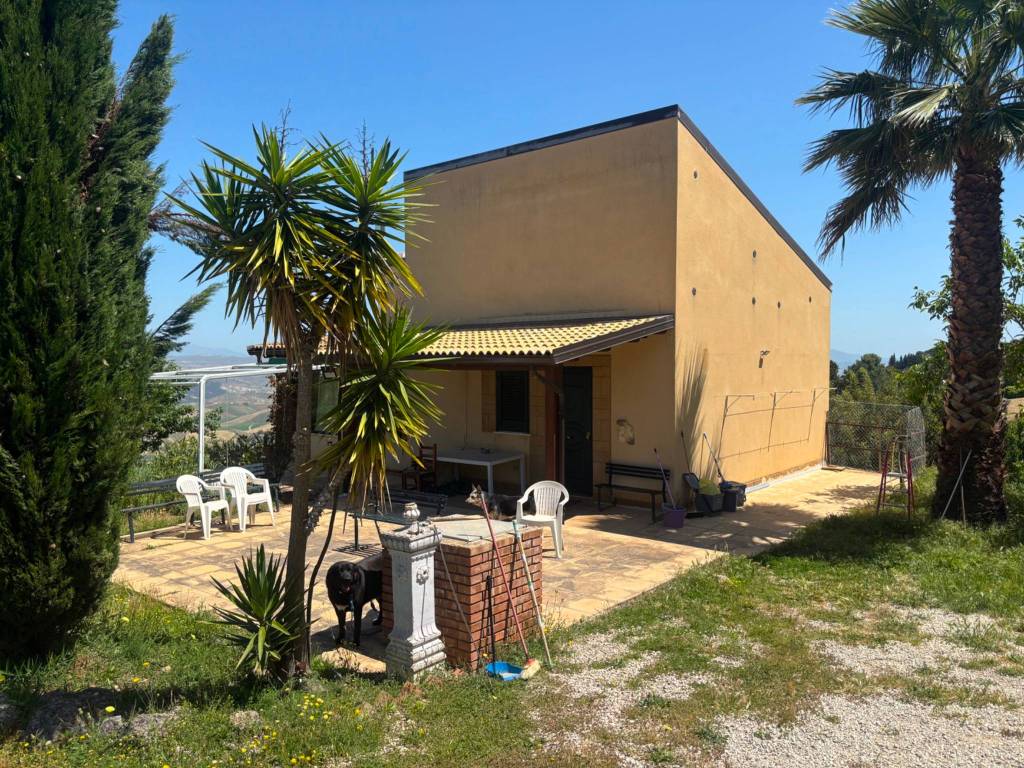 Villa a Caltanissetta in Via Giacomo Cusmano - Foto 2