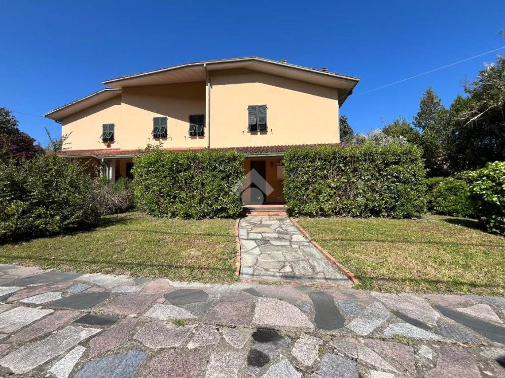 Casa indipendente a Ameglia in Via Fabbricotti, 48 - Foto 3