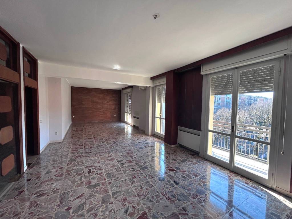 Appartamento a Correggio in Piazzale Giosuè Carducci, 3 - Foto 2